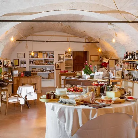 Cascina La Commenda Agroturismo *